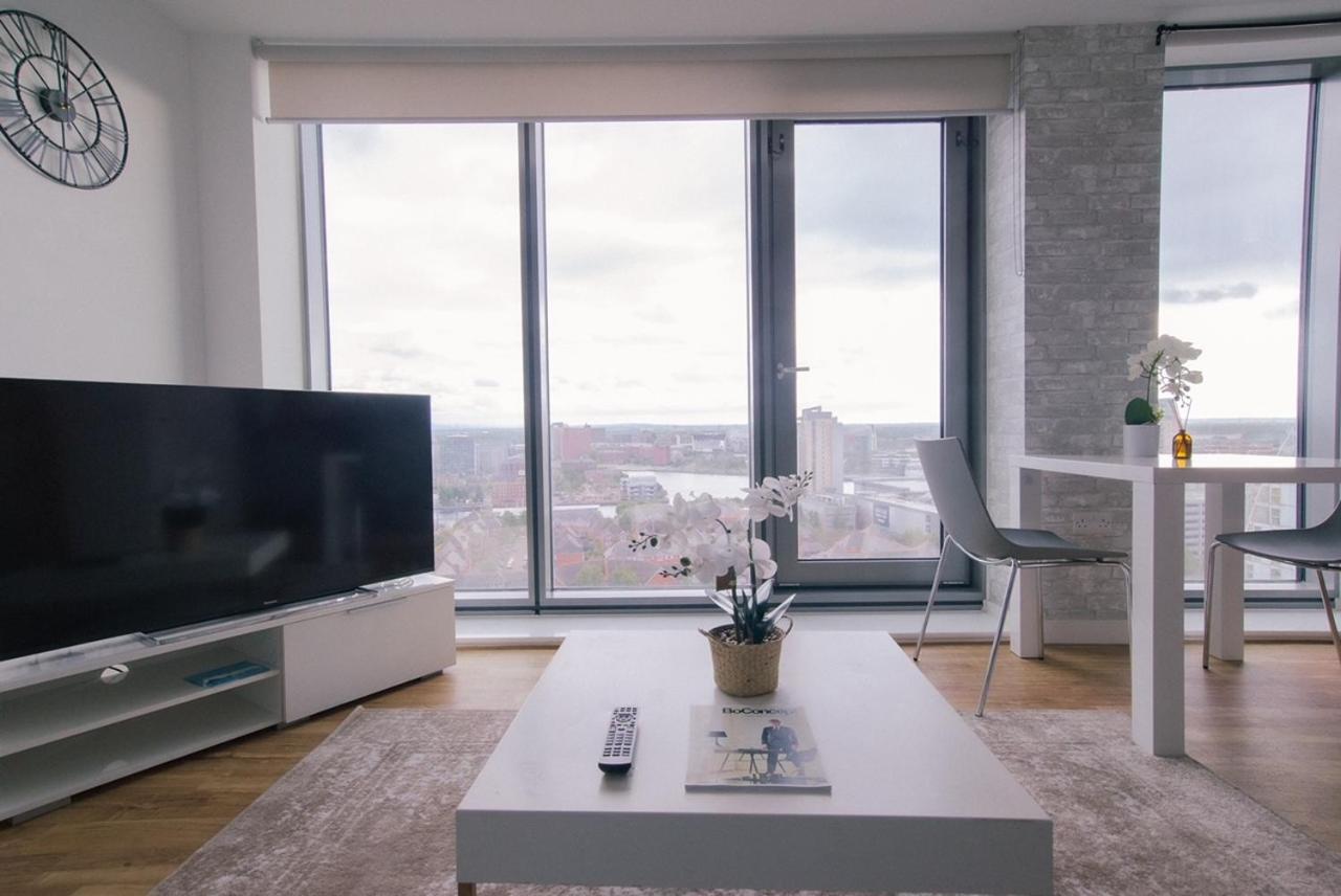 Hallsphere - Stunning Apartment Salford Quays Μάντσεστερ Εξωτερικό φωτογραφία
